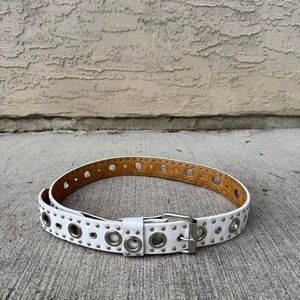 WHITE GROMMET BELT